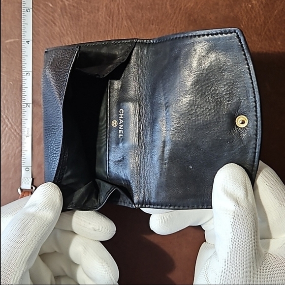 Chanel CC Logo Caviar Lambskin Bifold Wallet - Picture 2 of 7